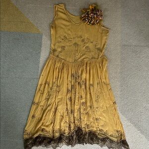 Vintage Embroidered Yellow Dress with Lace Hem